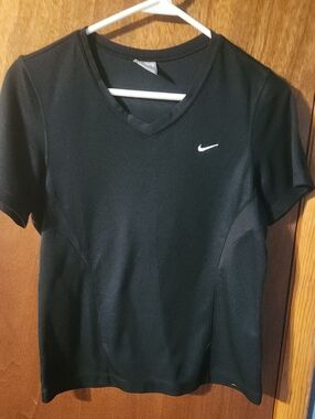 Nike Black Women's V-Neck Performance Tee